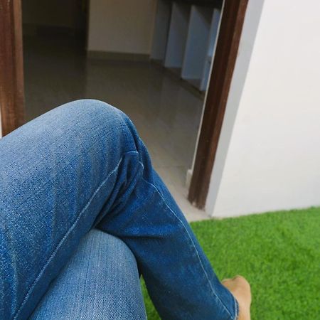 Yellow Homestay - Modern 2Bhk Ac Stay Jabalpur Eksteriør bilde