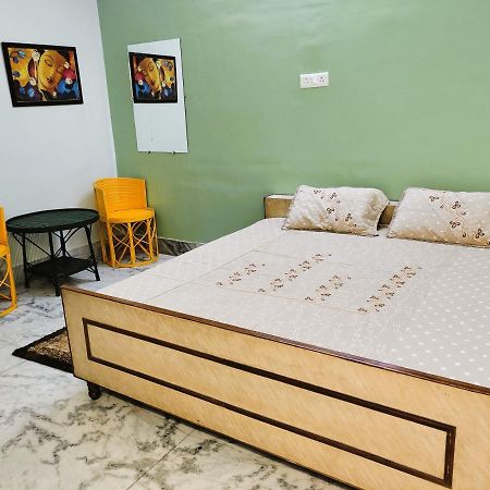Yellow Homestay - Modern 2Bhk Ac Stay Jabalpur Eksteriør bilde